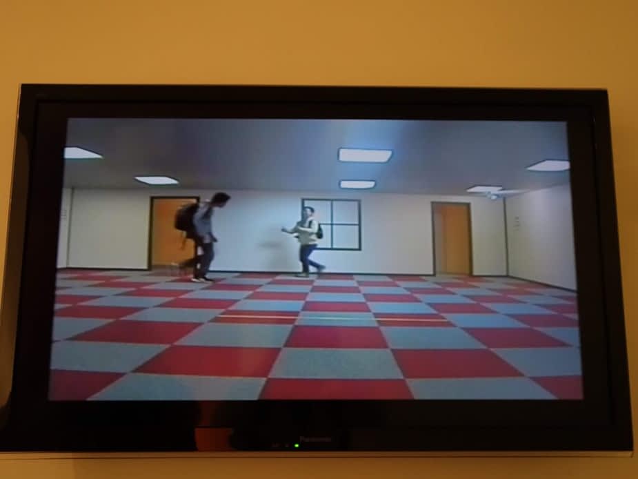Ames room effect 2