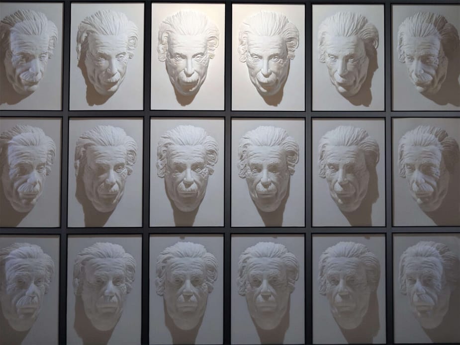 Hall of following faces